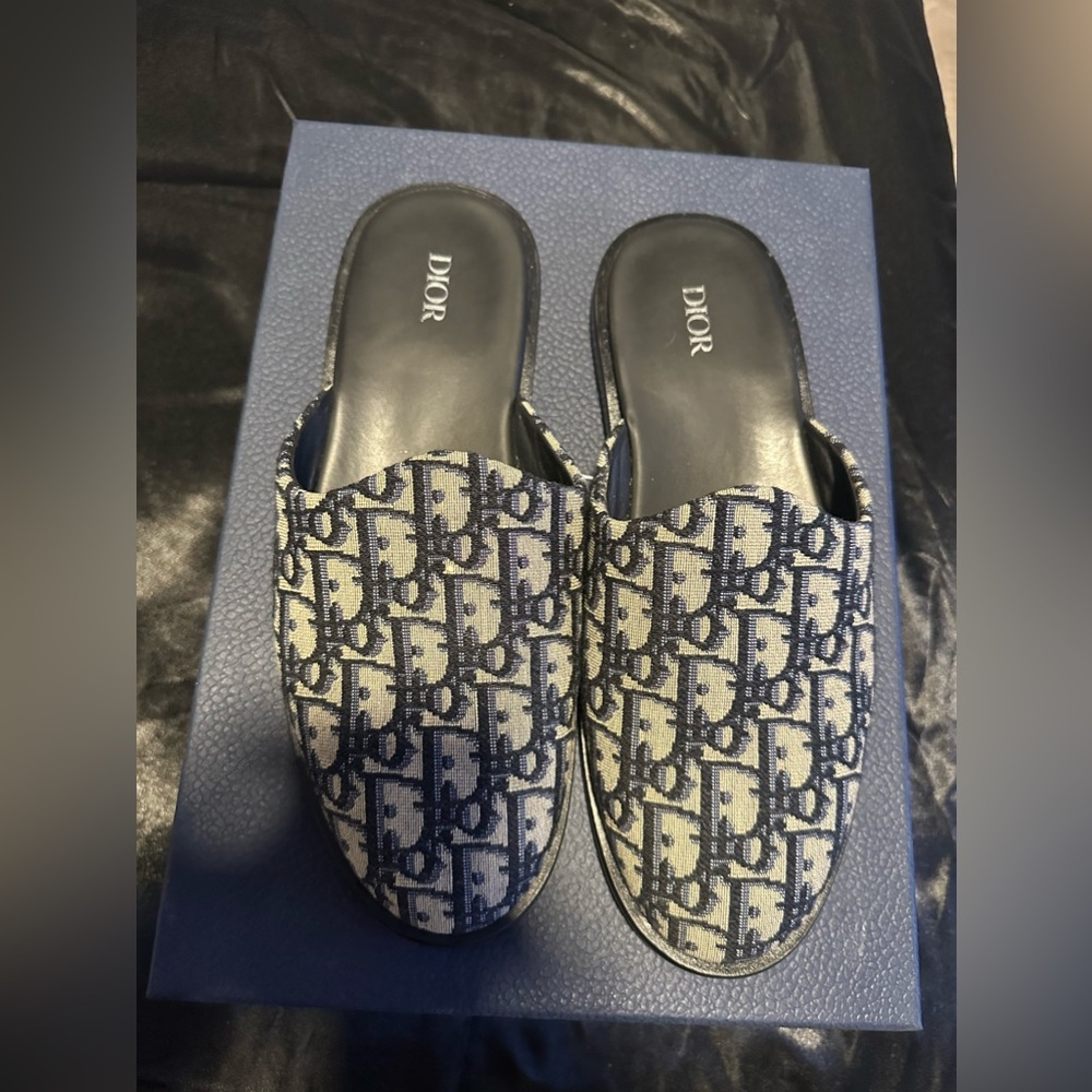 Dior slipper/shoes wore only one time size 41/8 Original.